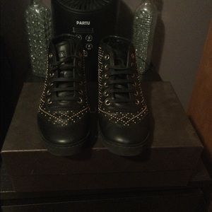 Authentic 💯Gucci leather studded sneakers